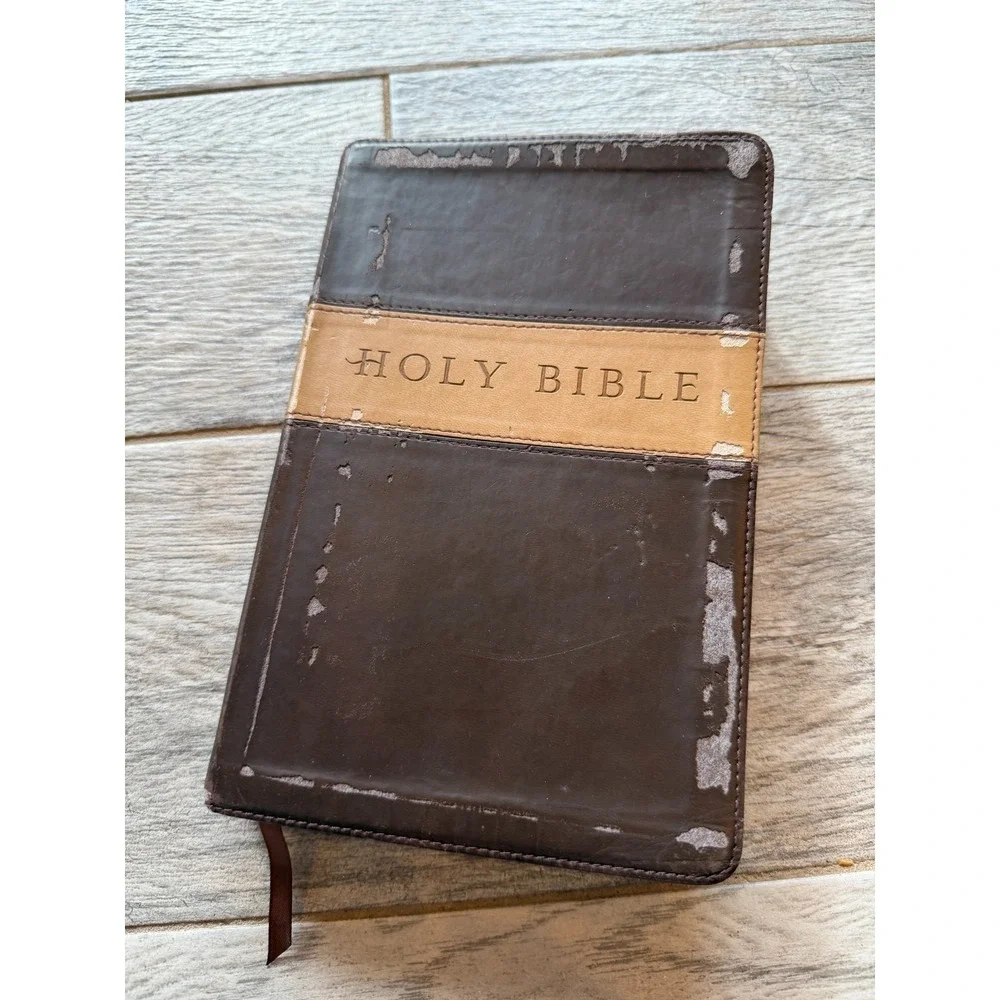New Living Translation Tyndale House Holy Bible Gift Award NLT Leather Like Used